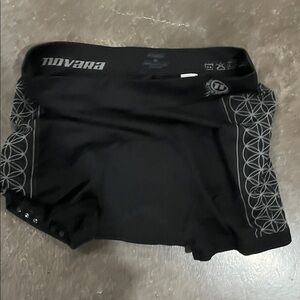 Novara Black Cycling Shorts with White Geometric Side Panels
